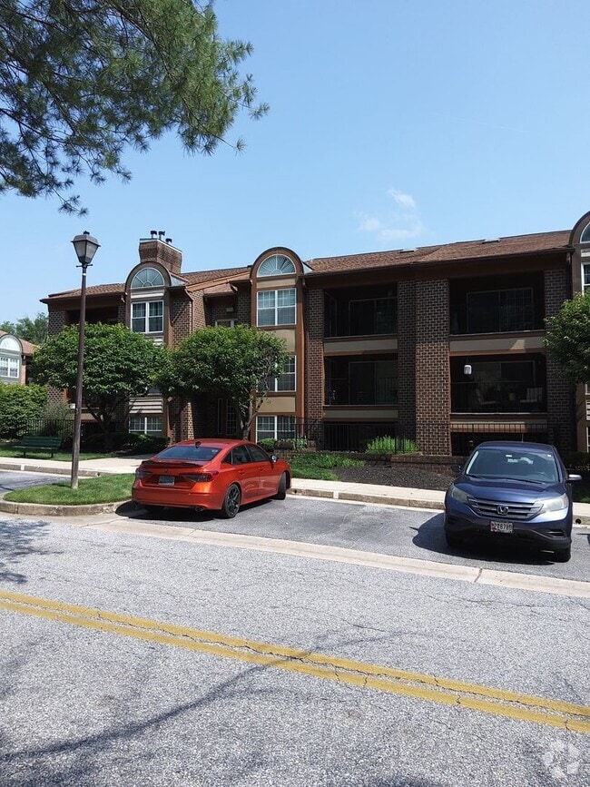 Building Photo - Two Bedroom/ Two Bath Condo at Falls Garde...
