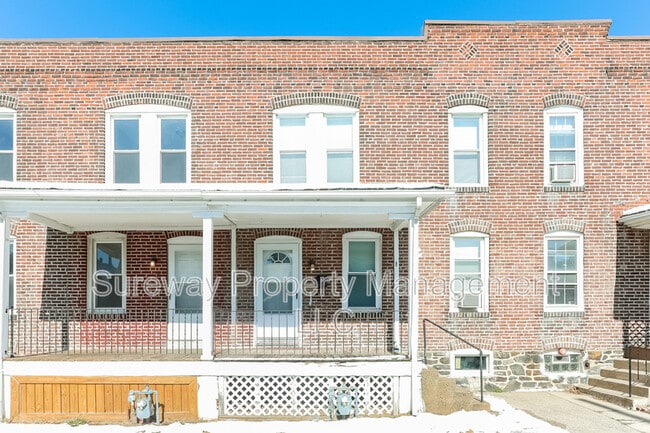 Building Photo - 8 W 8th St