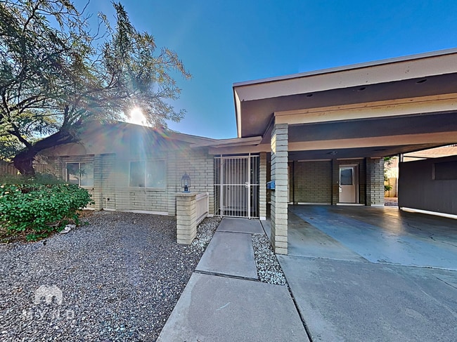 Building Photo - 2009 W Newcastle Cir