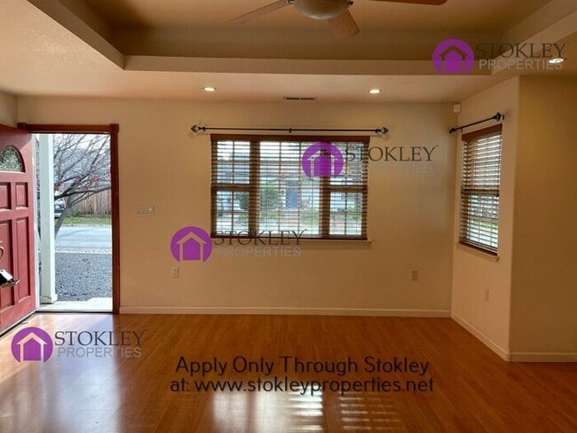 Photo - 2981 Pacific St