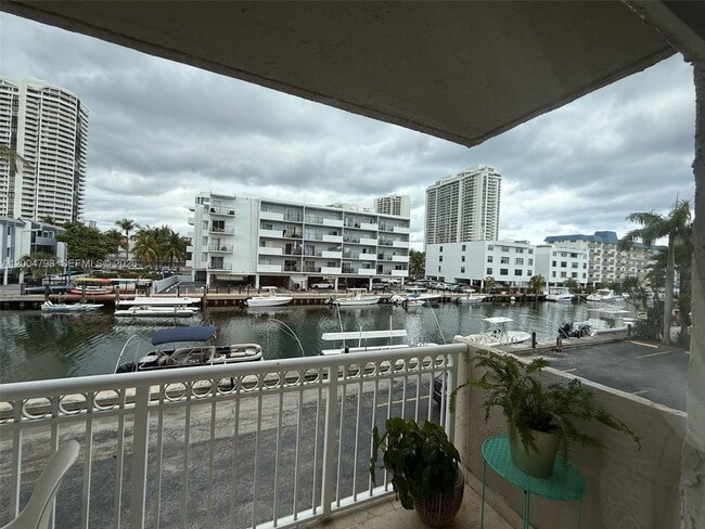 Building Photo - 3601 NE 170th St Unit 207