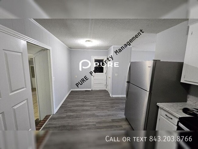 Photo - 364 Holly Ave