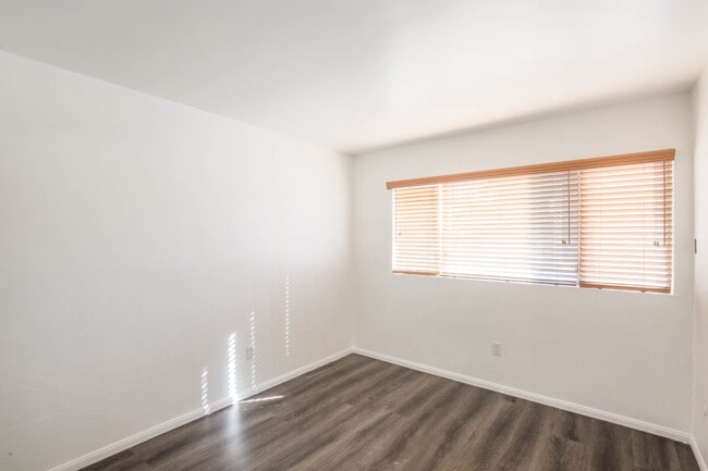 Photo - 7317 Haskell Avenue