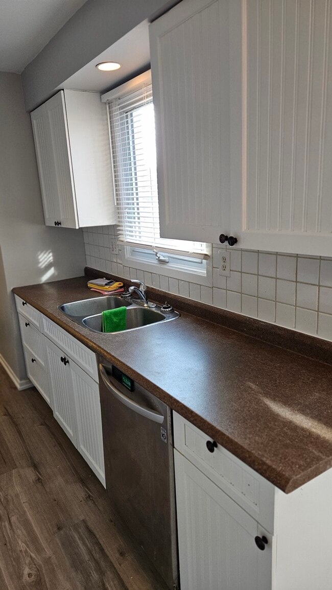 Photo - 142 Guildwood Dr