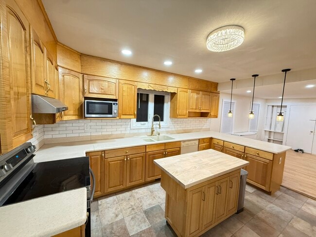 Photo - 287 Bacon St