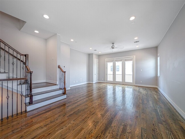 Photo - 2503 Garrow St