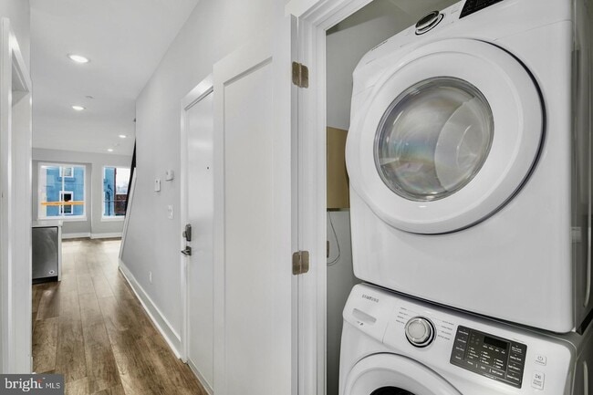 Photo - 2537 Cecil B Moore Ave Unidad 2