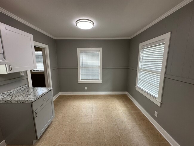 Photo - 1925 Luckie Ave