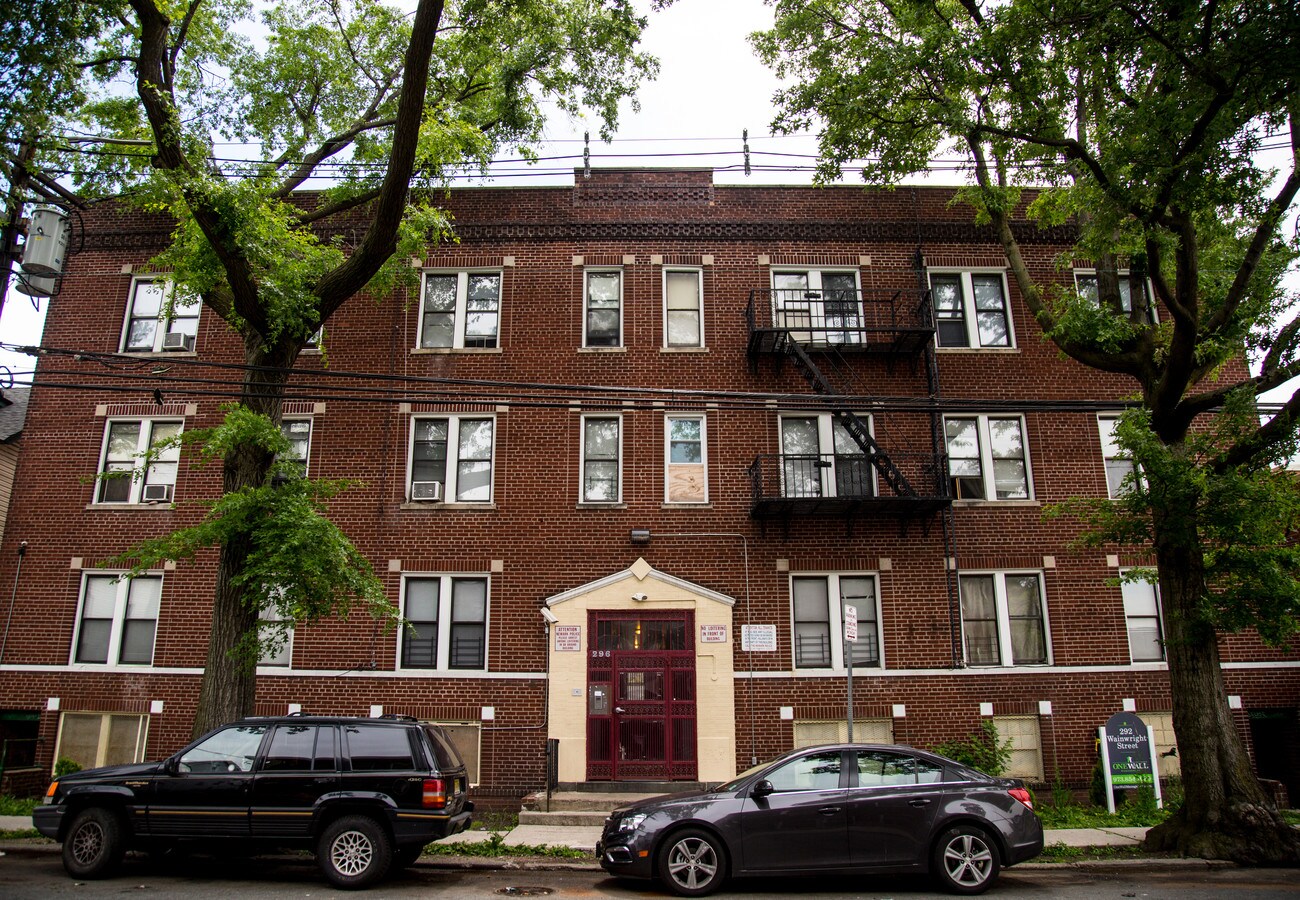 Photo - 292 Wainwright St