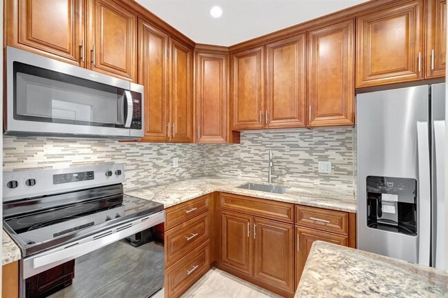 Photo - 2400 NE 33rd Ave Unit 212