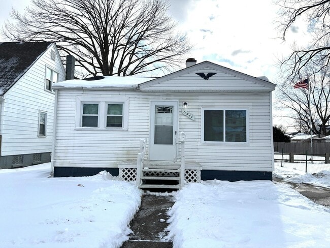 Building Photo - 11340 Fisher Ave