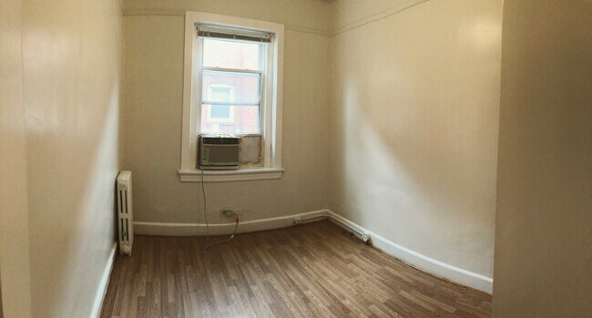 Bedroom - 2618 Grove Ave Unit 105