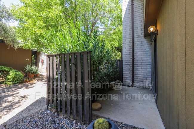 Photo - 5701 E Glenn St
