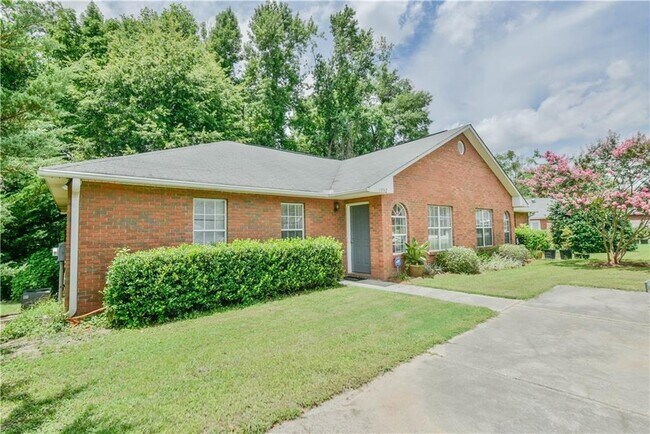 Photo - Duplex Available in August!