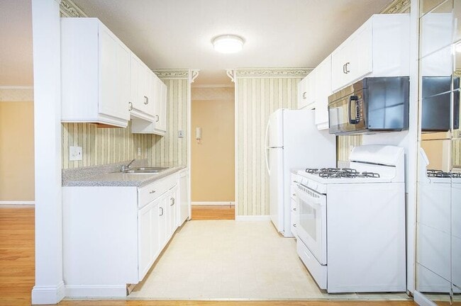 Photo - 261 Regency Park Dr