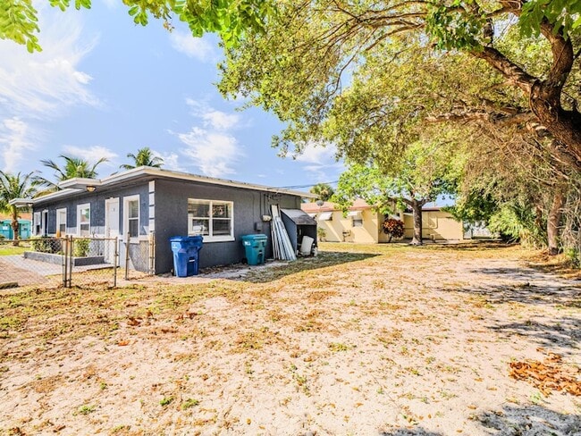 Photo - 112 W 34th St Unit 1