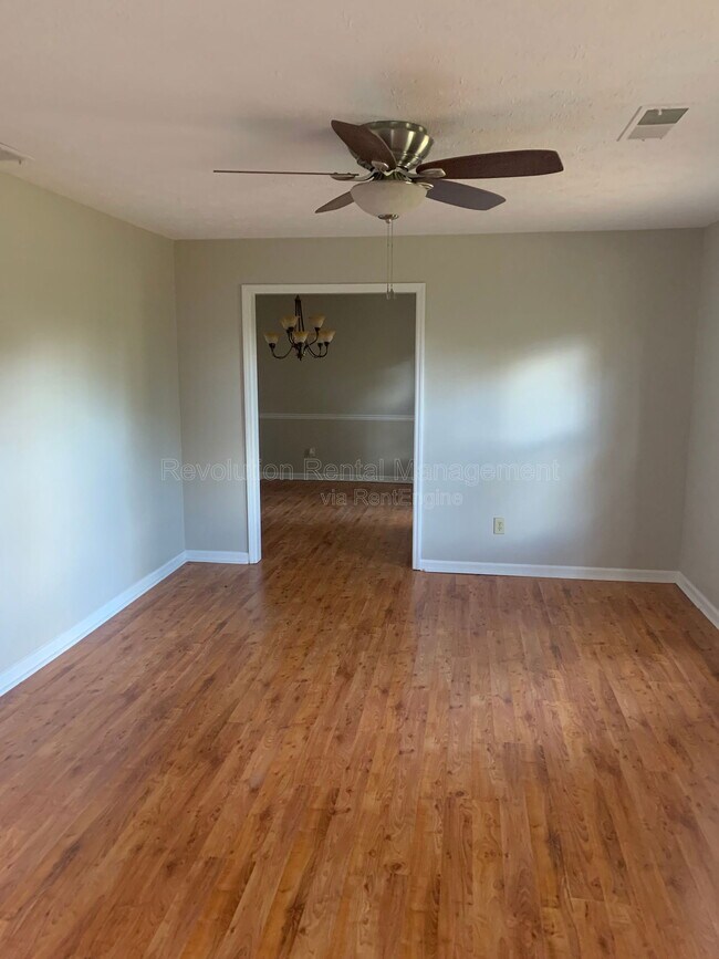 Photo - 8373 Brewer Rd