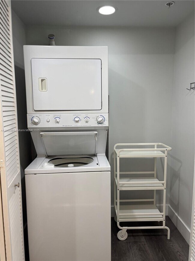 Photo - 435 21st St Unidad 111