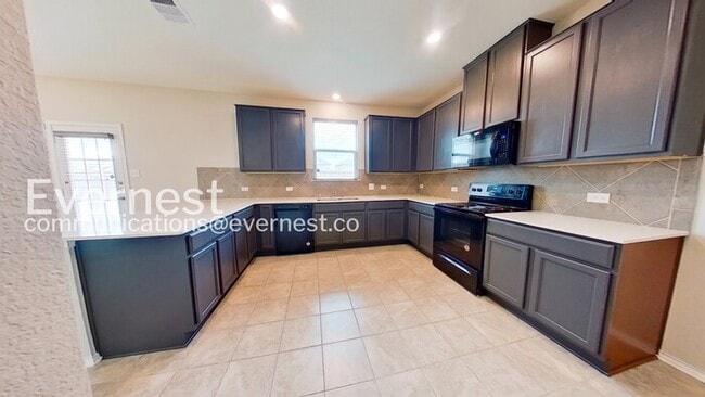 Photo - 3 Bed/2.5 Bath Home with Garage / Pet-Friendly / Coming Soon!