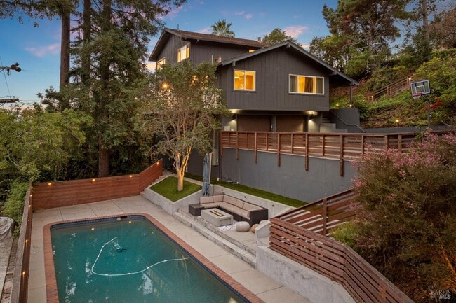 Photo - 48 Junipero Serra Ave