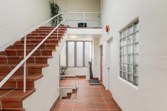 Photo - 1230 Clay St Unit 302