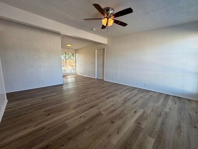 Photo - 2719 66th St