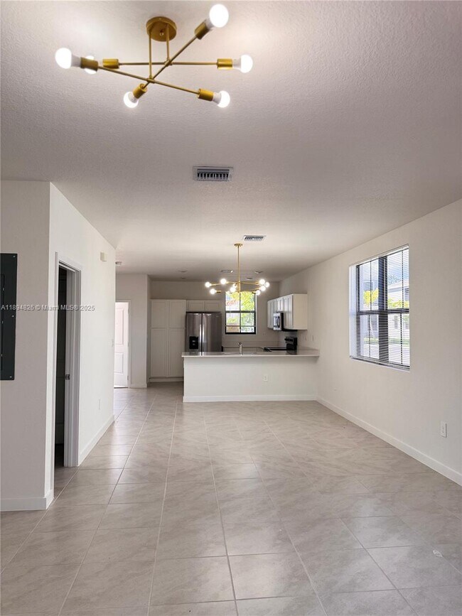 Photo - 1424 NE 3rd Ave