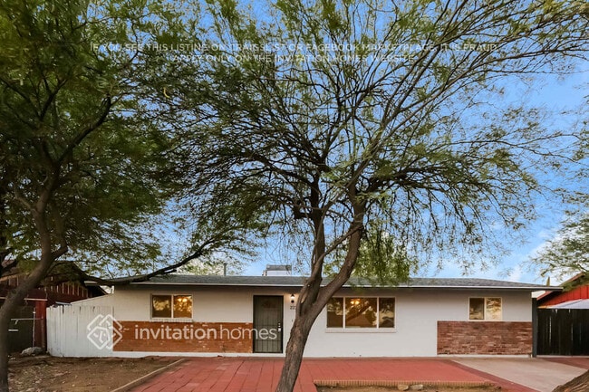 Photo - 223 W Gary Way