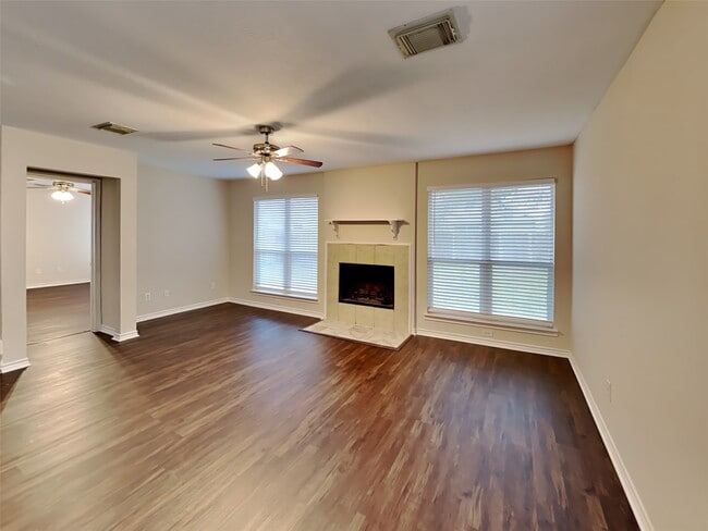 Photo - 2219 Shady Pine Dr