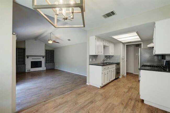 Photo - 4102 Hillside Dr