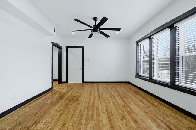 Photo - 131 E 72nd St Unit 2E