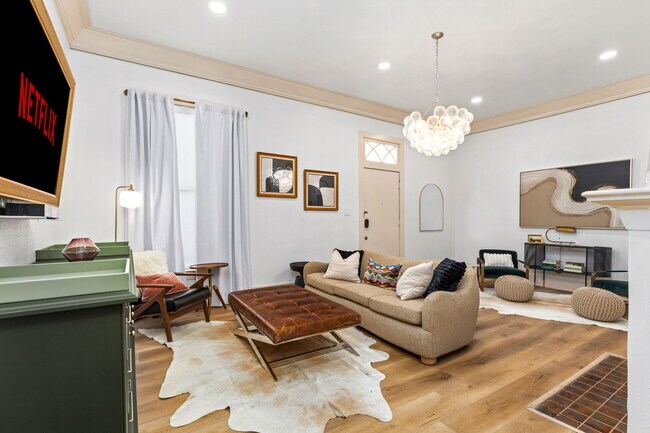 Photo - 110 E Craig Pl Unit 1