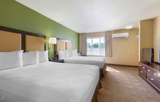 Photo - Furnished Studio-Milwaukee - Brookfield Apartment
