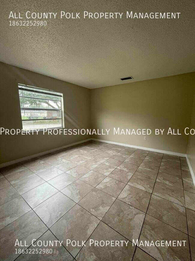 Photo - Great 2 Bedroom Duplex in North Lakeland!