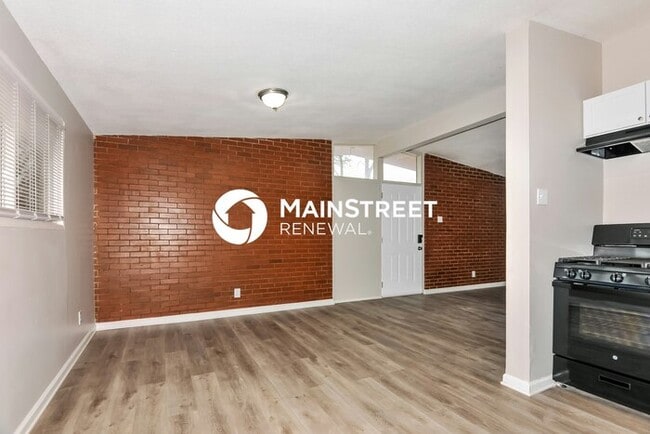Photo - 3 Bedroom Pet-Friendly Home in St. Louis, ...