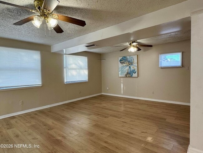 Photo - 2057 Glen Gardner Dr