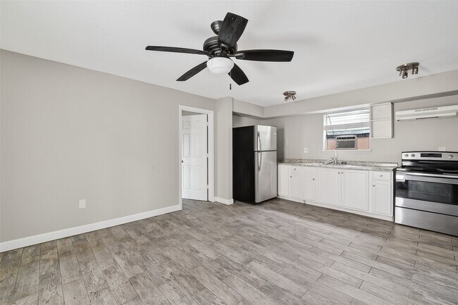 Building Photo - 6832 Avenue I
