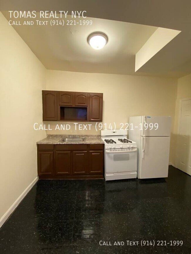Building Photo - 19 Lawrence St Unit 1w