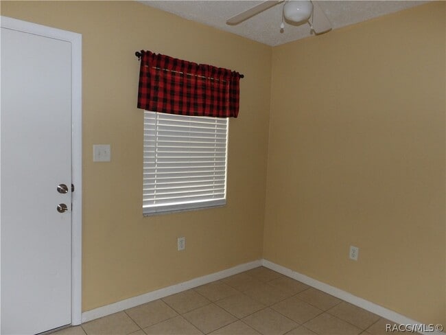 Photo - 520 Independence Hwy