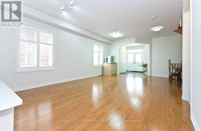 Photo - 386 Wilfred Murison Ave