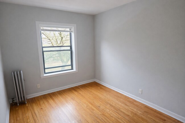 Photo - 2125 E 67th St Unit 2E