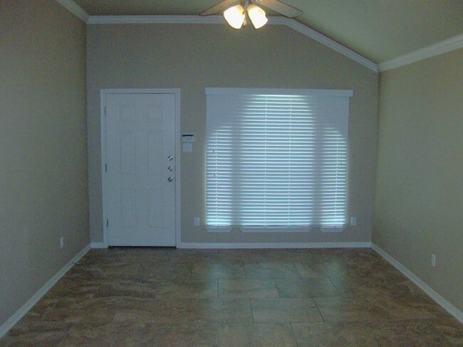 Photo - Gorgeous 2 bed/2 bath near Bunny Trail in ...