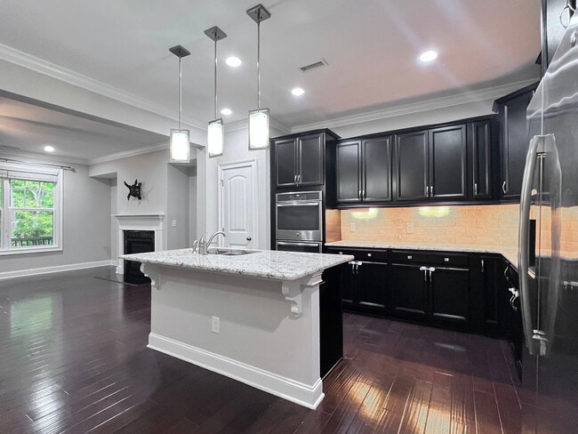 Photo - 156 Wildfell Trl