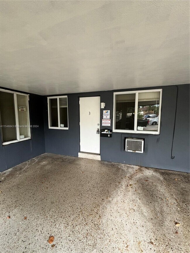 Photo - 610 NE 12th Ave Condo