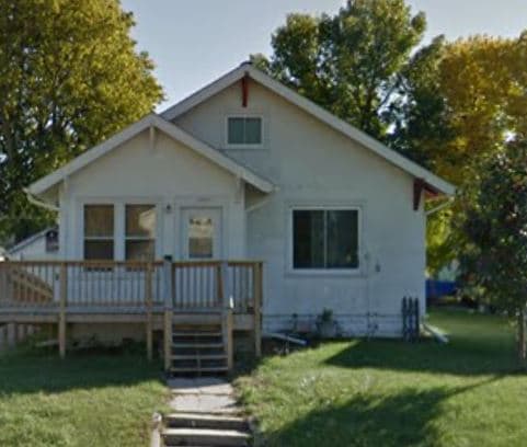 Single Family HOme - 924 E 1st St