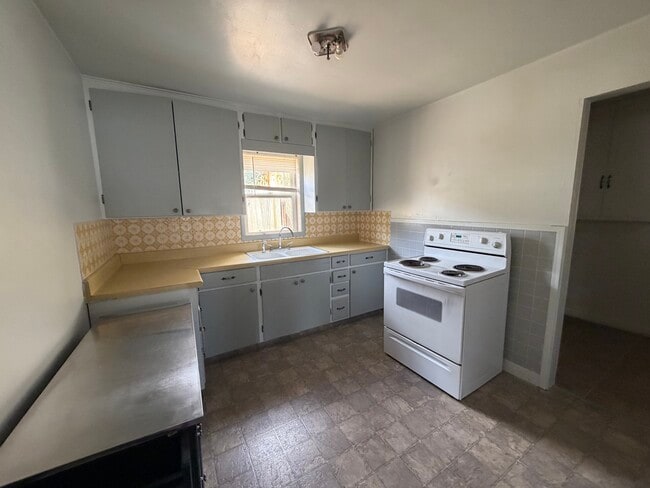Photo - 1213 Nieman St