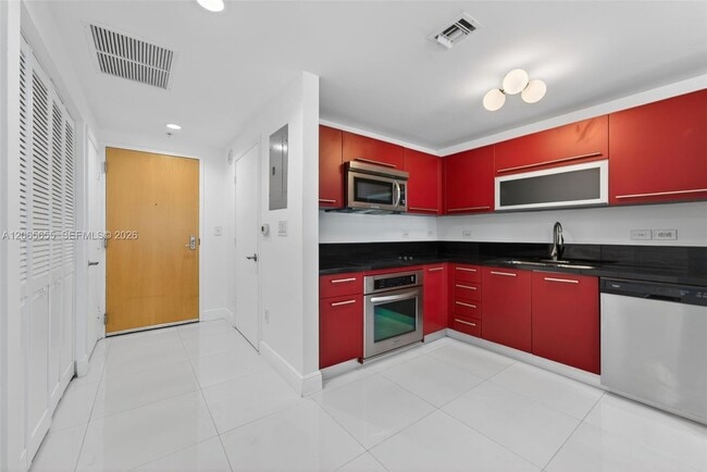 Photo - 253 NE 2nd St Unidad 424