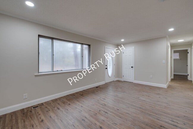 19 Diamond Dr