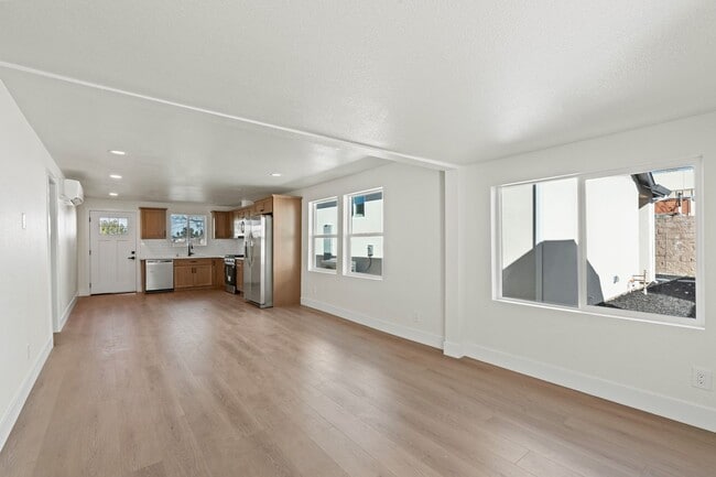 3109 29th Ave Unidad Main House