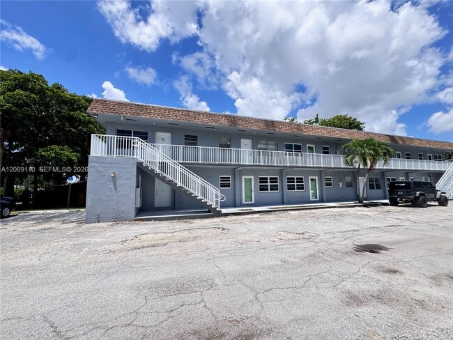 Building Photo - 3265 Griffin Rd Unit 202
